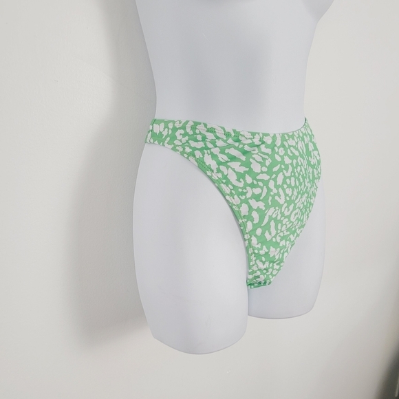 Nasty Gal Basic‎ Animal High Leg Bikini Bottom - Picture 2 of 7